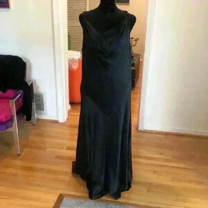 Black 1930s style dress, 16